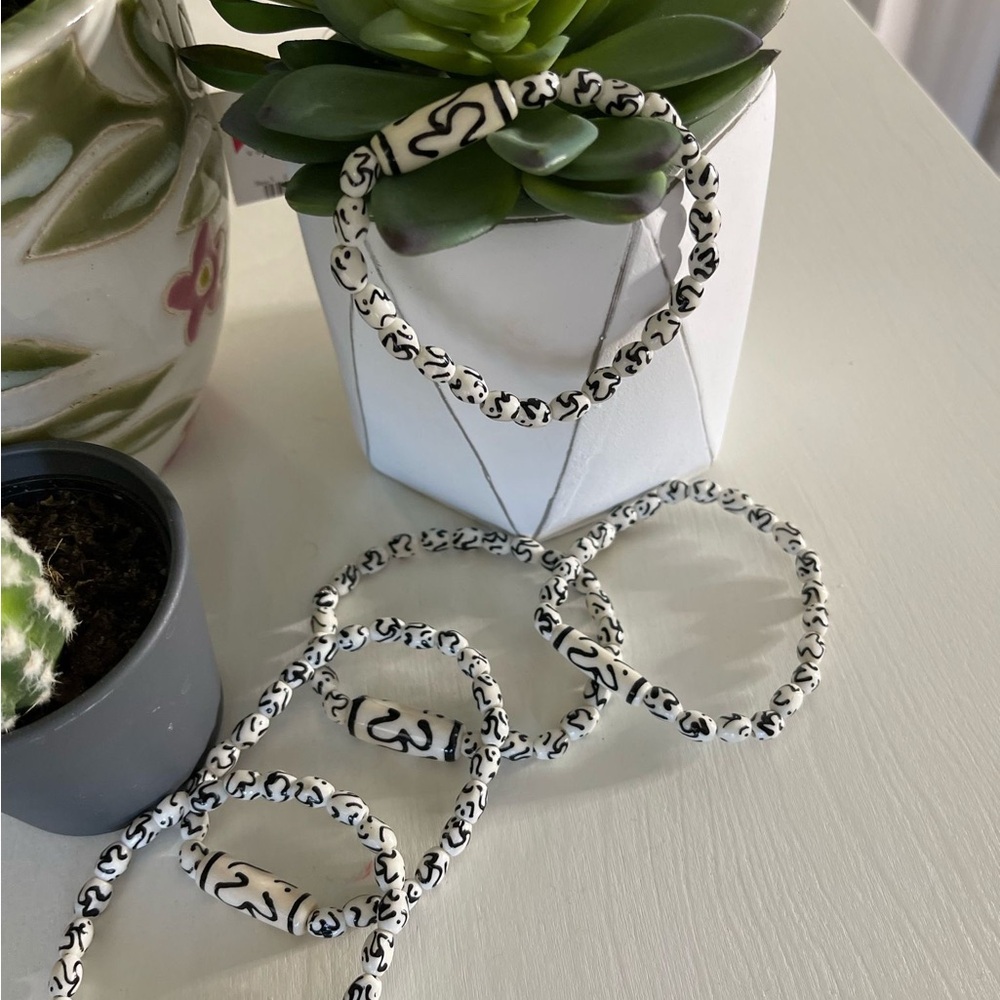 OM Black and White Chunky Chain Bracelet
